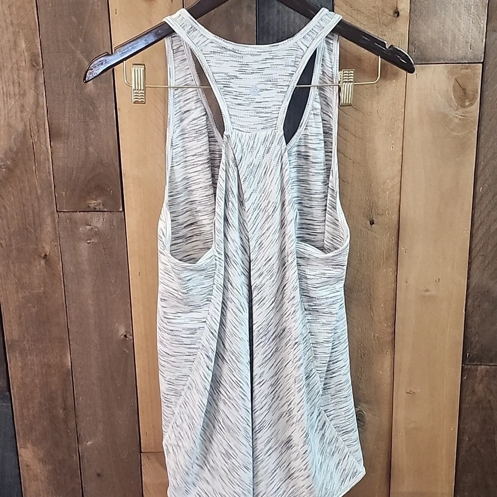 Lululemon Essential Tank Pleated  Size 10 - Picture 5 of 5